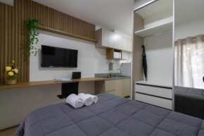 Apartamento completo Com Varanda Proximo Consulado e Metro Borba Gato